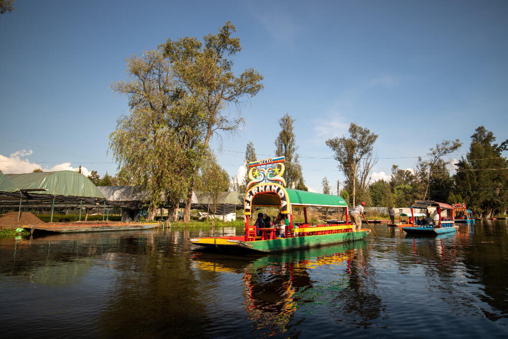 סוצ'ימילקו והסירות הצבעוניות (Xochimilco)